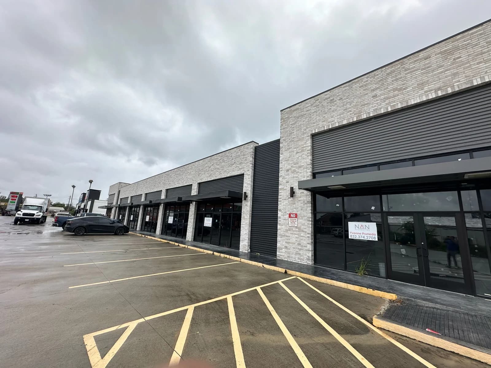 Kroozin Lawndale Shopping Strip